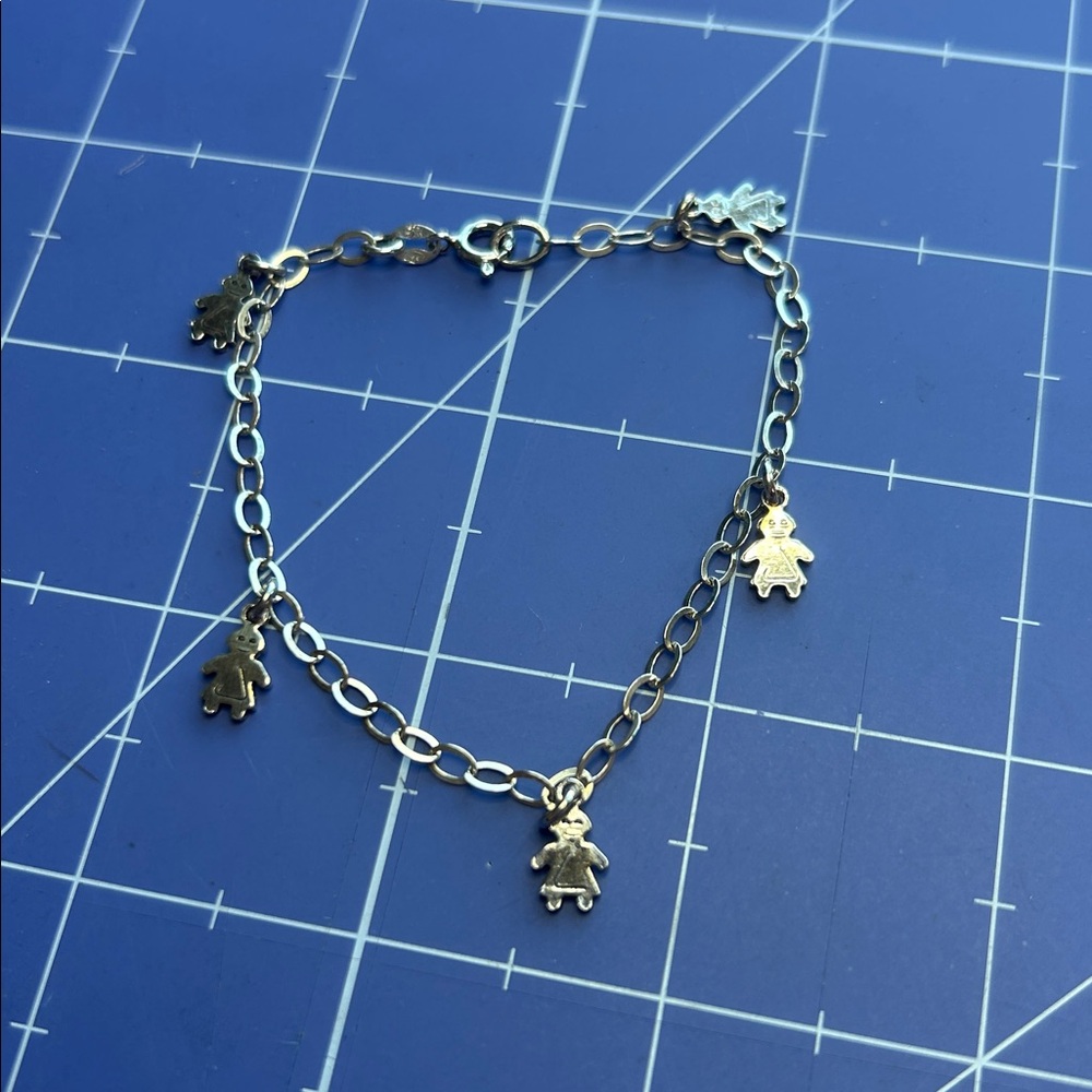 925 Italy Sterling bracelet with 5 children charms. 7 inches long dainty little